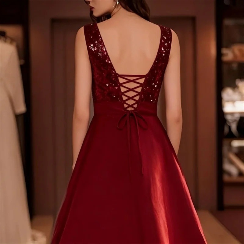 Burgundowa Sukienka Midi z Sat – Midi Dress recenzja i cena
