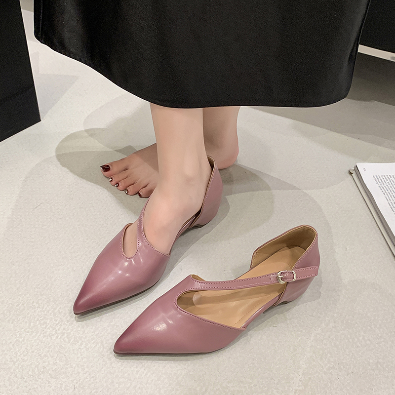 Francuskie sandały z ostrym cz – Pump Heel Block recenzja i cena